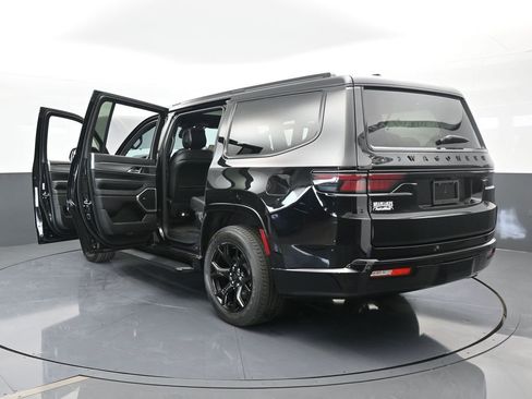 Used 2023 Jeep Wagoneer Series II image 78