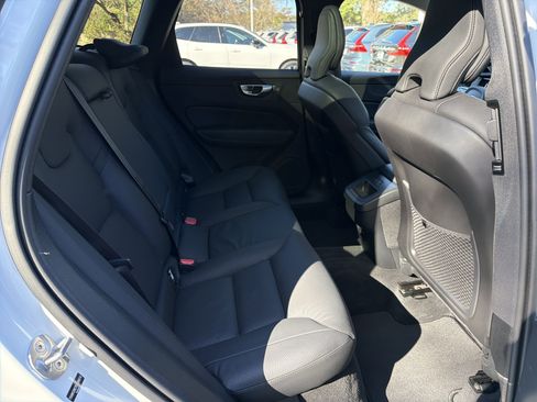 Certified 2025 Volvo XC60 B5 Plus image 33