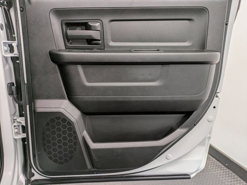 Used 2024 RAM 2500 Tradesman w/ Chrome Appearance Group image 25