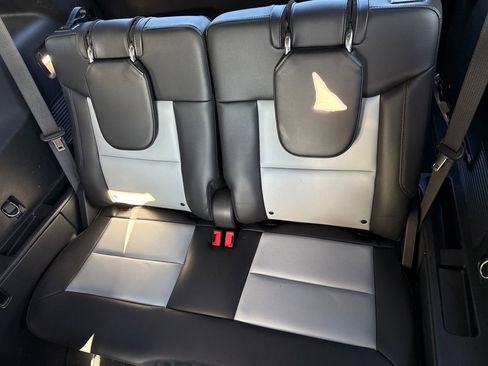 Used 2022 Ford Explorer XLT w/ Equipment Group 202A image 30