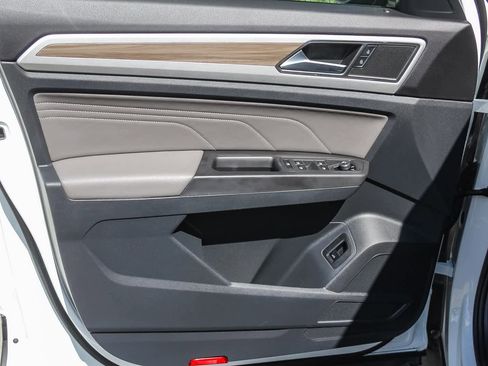 Used 2022 Volkswagen Atlas SEL image 18