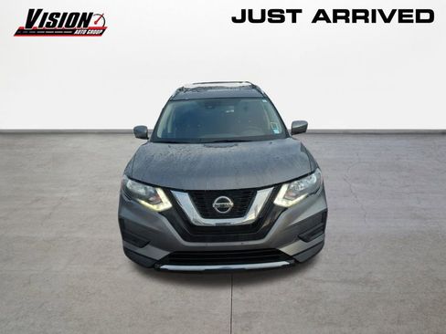 Used 2019 Nissan Rogue SV w/ Sun & Sound Touring Package image 2