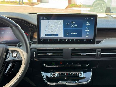 Certified 2023 Lincoln Corsair Reserve w/ Jet Appearance Package image 13