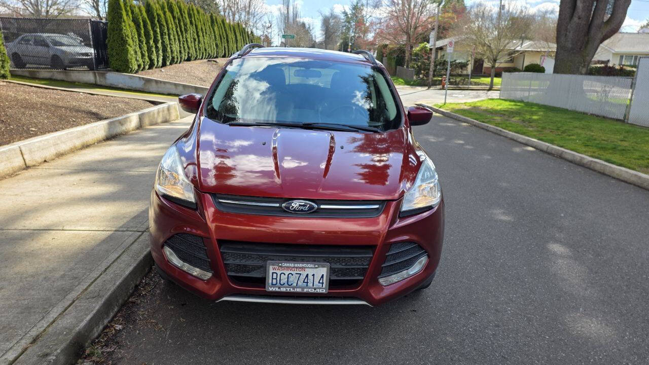 Used 2015 Ford Escape SE w/ Equipment Group 201A AWD/4WD image 2