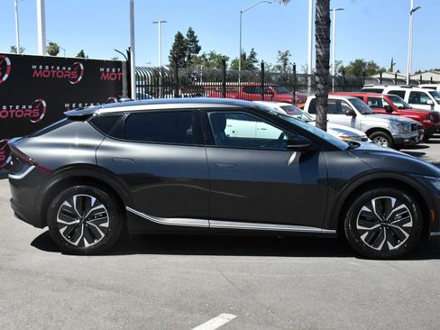 Used 2024 Kia EV6 Light RWD image 9