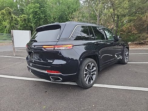 Used 2024 Jeep Grand Cherokee Overland w/ Advanced Protech Group III AWD/4WD image 5