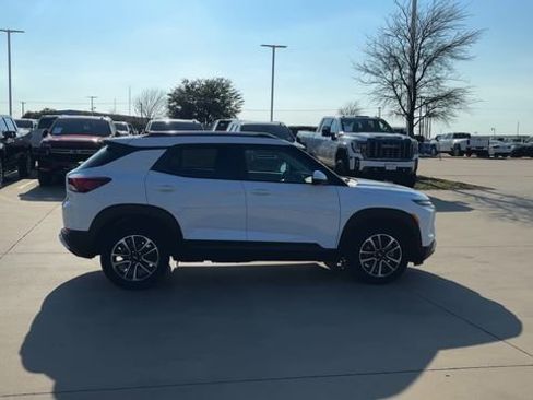New 2026 Chevrolet TrailBlazer LT w/ Convenience Package image 2