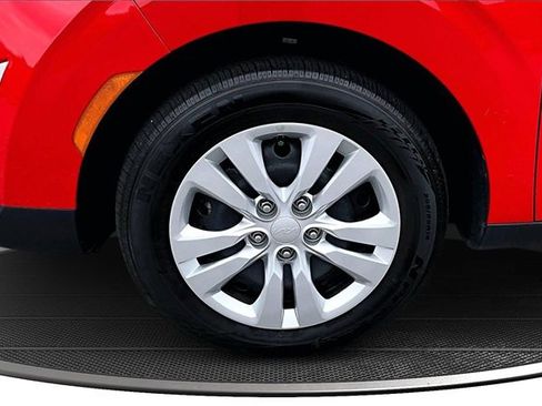 Used 2025 Kia Soul LX image 32