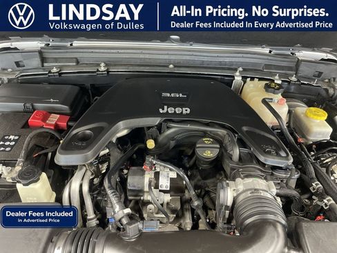 Used 2021 Jeep Wrangler Unlimited Sahara AWD/4WD image 29