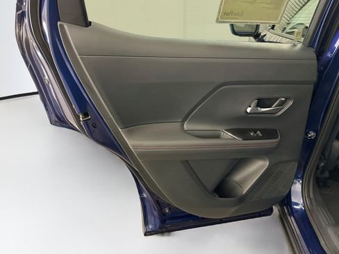 Used 2025 Nissan Kicks SR AWD/4WD image 26