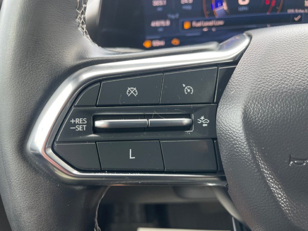 Used 2024 Chevrolet Traverse LT w/ LPO, Floor Liner Package FWD image 40