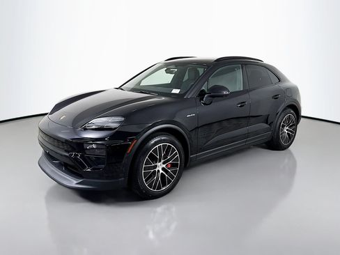 Certified 2025 Porsche Macan 4S Electric AWD/4WD image 1