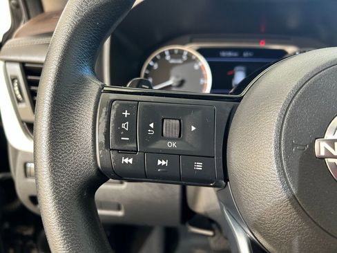 Used 2023 Nissan Rogue SV image 37