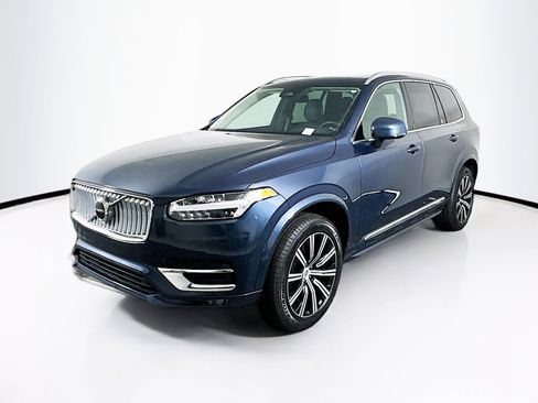Used 2025 Volvo XC90 B5 Core image 3