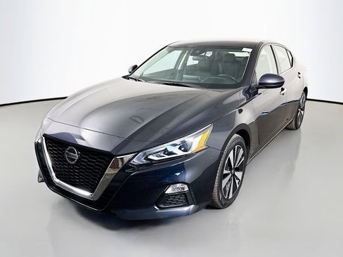 Used 2021 Nissan Altima 2.5 SV image 4