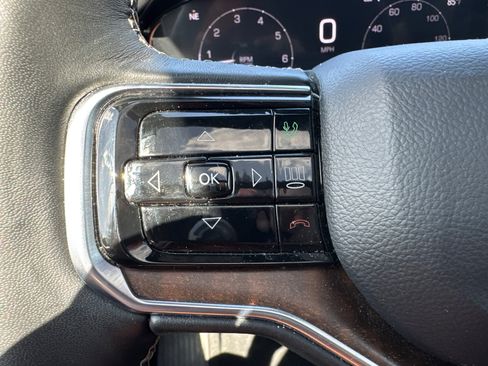 Used 2025 Jeep Grand Wagoneer 4WD image 35