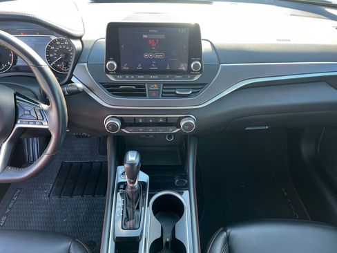 Used 2024 Nissan Altima 2.5 SR image 24