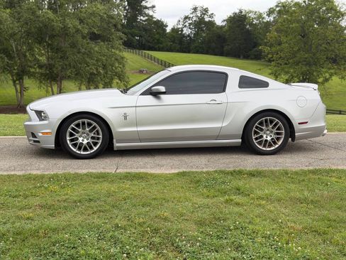 Used 2013 Ford Mustang Premium RWD image 14