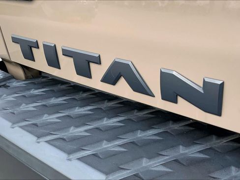 Used 2021 Nissan Titan PRO-4X w/ Pro-4x Convenience Package image 31