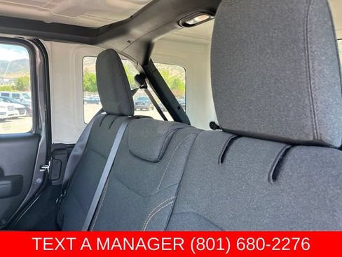 Used 2025 Jeep Wrangler Unlimited Sport AWD/4WD image 15