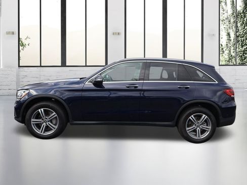 Used 2022 Mercedes-Benz GLC 300 image 2