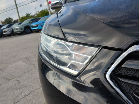 Used 2019 Ford Taurus Limited image 10