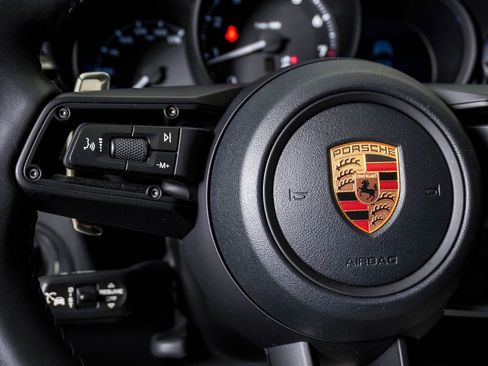 Certified 2026 Porsche Macan AWD/4WD image 20