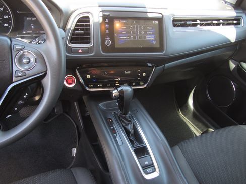 Used 2019 Honda HR-V EX image 18