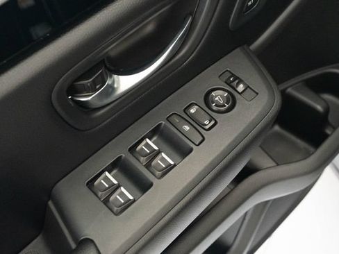 Used 2023 Honda Pilot Touring image 5