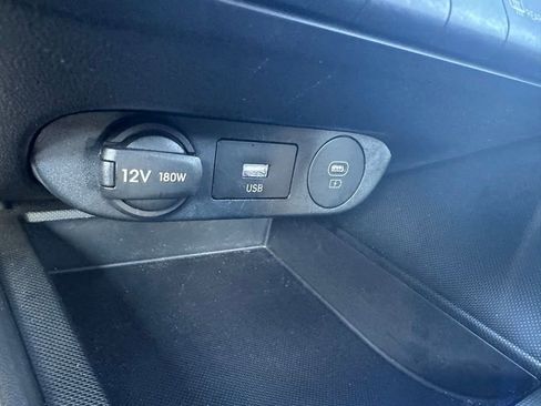 Used 2025 Hyundai Elantra SE image 18