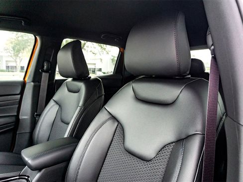 New 2026 Jeep Compass Latitude image 9