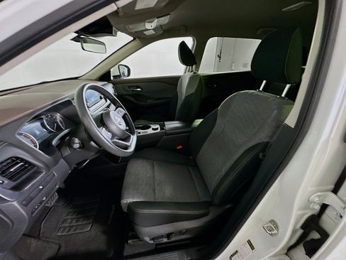 Used 2023 Nissan Rogue SV image 13