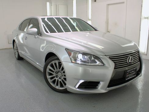 Used 2016 Lexus LS 460 image 29