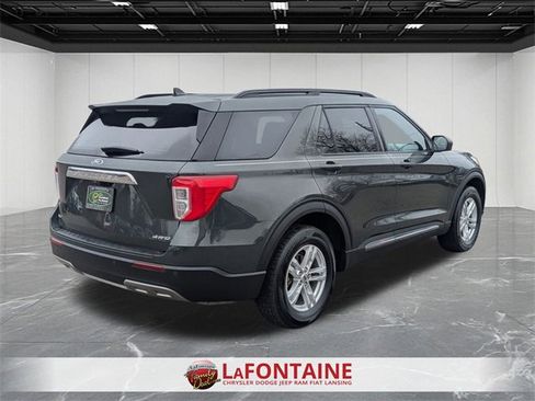 Used 2022 Ford Explorer XLT w/ Equipment Group 202A image 5