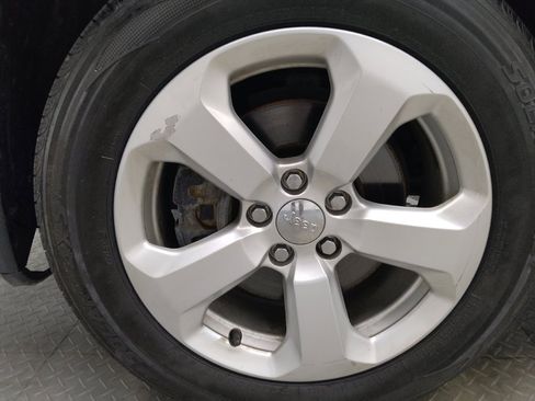 Used 2018 Jeep Compass Latitude AWD/4WD image 31