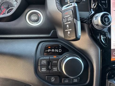 Used 2025 RAM 1500 Big Horn AWD/4WD image 44