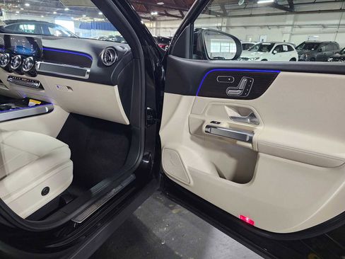 New 2026 Mercedes-Benz GLB 250 4MATIC image 10