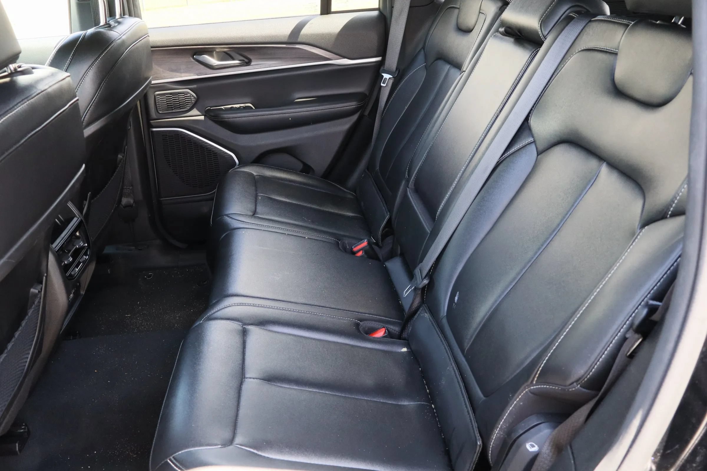 Used 2024 Jeep Grand Cherokee Limited 4xe AWD/4WD image 25