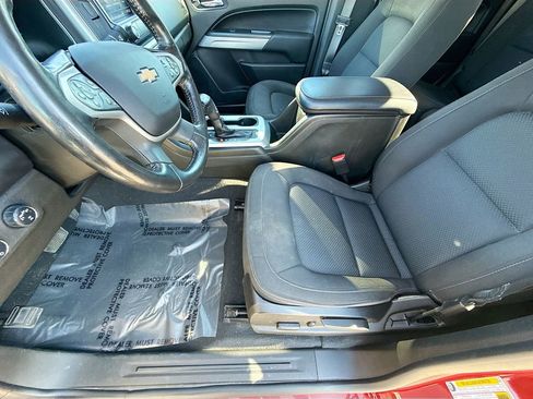 Used 2021 Chevrolet Colorado LT w/ Safety Package image 18