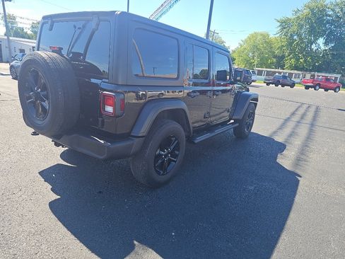 Used 2022 Jeep Wrangler Unlimited Sport AWD/4WD image 5