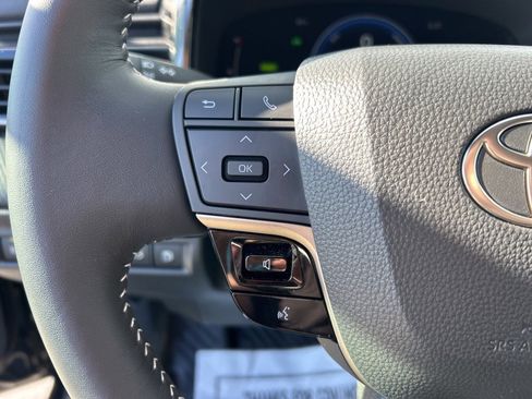 Used 2026 Toyota Camry XLE w/ Convenience Package image 8