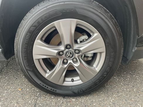 Used 2025 Toyota RAV4 LE image 29