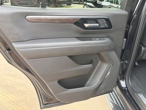 Used 2025 Chevrolet Tahoe LT AWD/4WD image 21