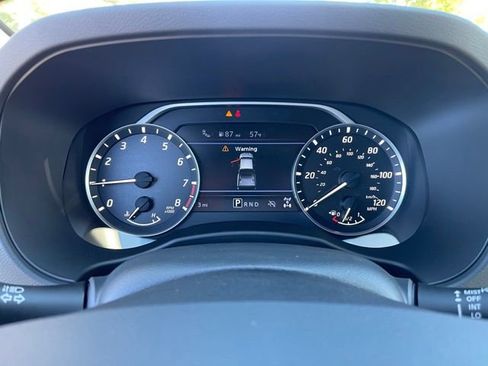 New 2025 Nissan Frontier SV image 18