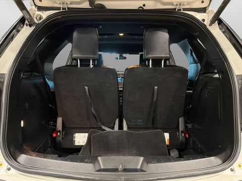 Used 2018 Ford Explorer XLT w/ Equipment Group 202A AWD/4WD image 44