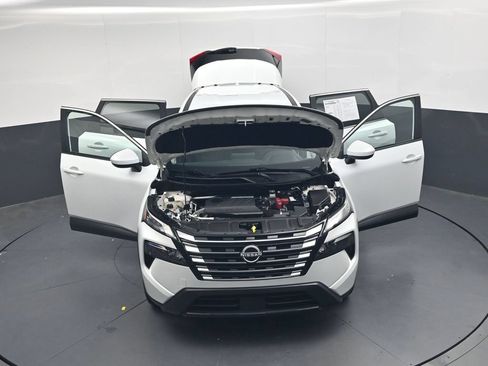 Used 2025 Nissan Rogue SV FWD image 42