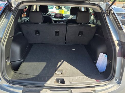Used 2025 Chevrolet Blazer LT FWD image 12