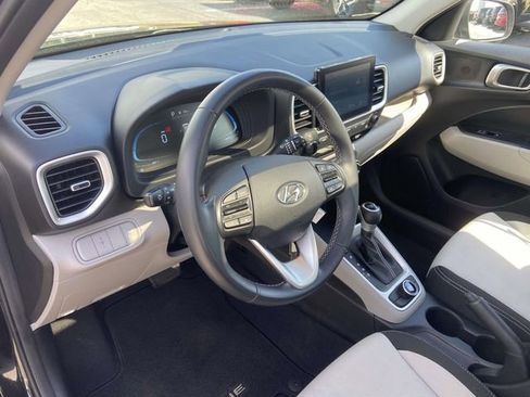 Certified 2023 Hyundai Venue SEL image 12