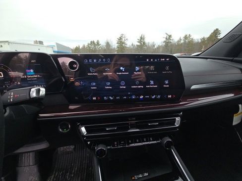 New 2026 Chevrolet Traverse RS w/ LPO, Floor Liner Package image 10