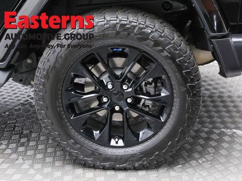 Used 2022 Jeep Wrangler Unlimited Sahara w/ Cold Weather Group image 8